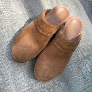 Vionic Kacie Toffee Leather Suede Studded Trim Heeled Clogs Sz 9